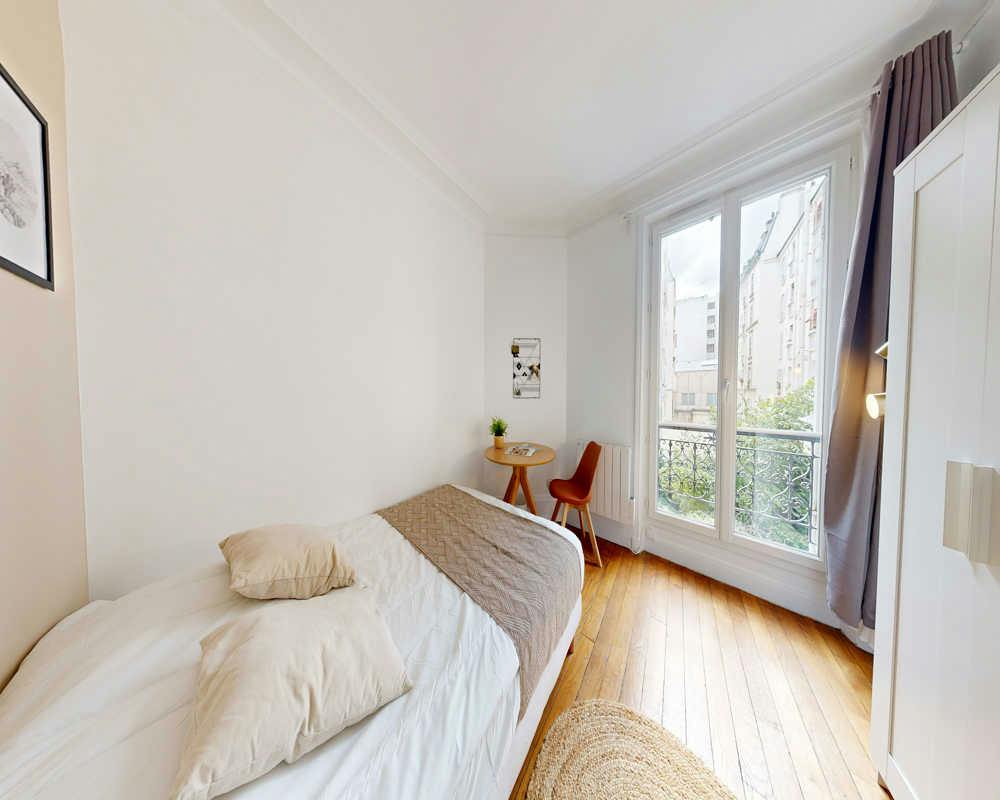 Private room in Rue des Cloys, Paris (1492742) room image 2