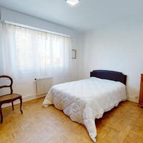 Chambre privée for rent for 498 € per month in Eysines, Rue Sarah Bernhardt