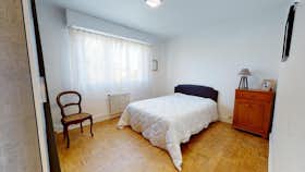 私人房间 正在以 €498 的月租出租，其位于 Eysines, Rue Sarah Bernhardt