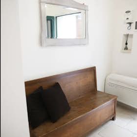 Apartament de închiriat pentru 700 EUR pe lună în Lecce, Vico del Sindaco Marangio