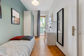 Private room for rent for €715 per month in Milan, Viale Tibaldi