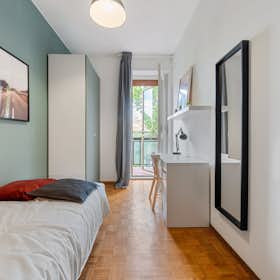 Private room for rent for €790 per month in Milan, Viale Tibaldi
