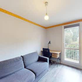 Отдельная комната сдается в аренду за 360 € в месяц в Reims, Rue de Taissy