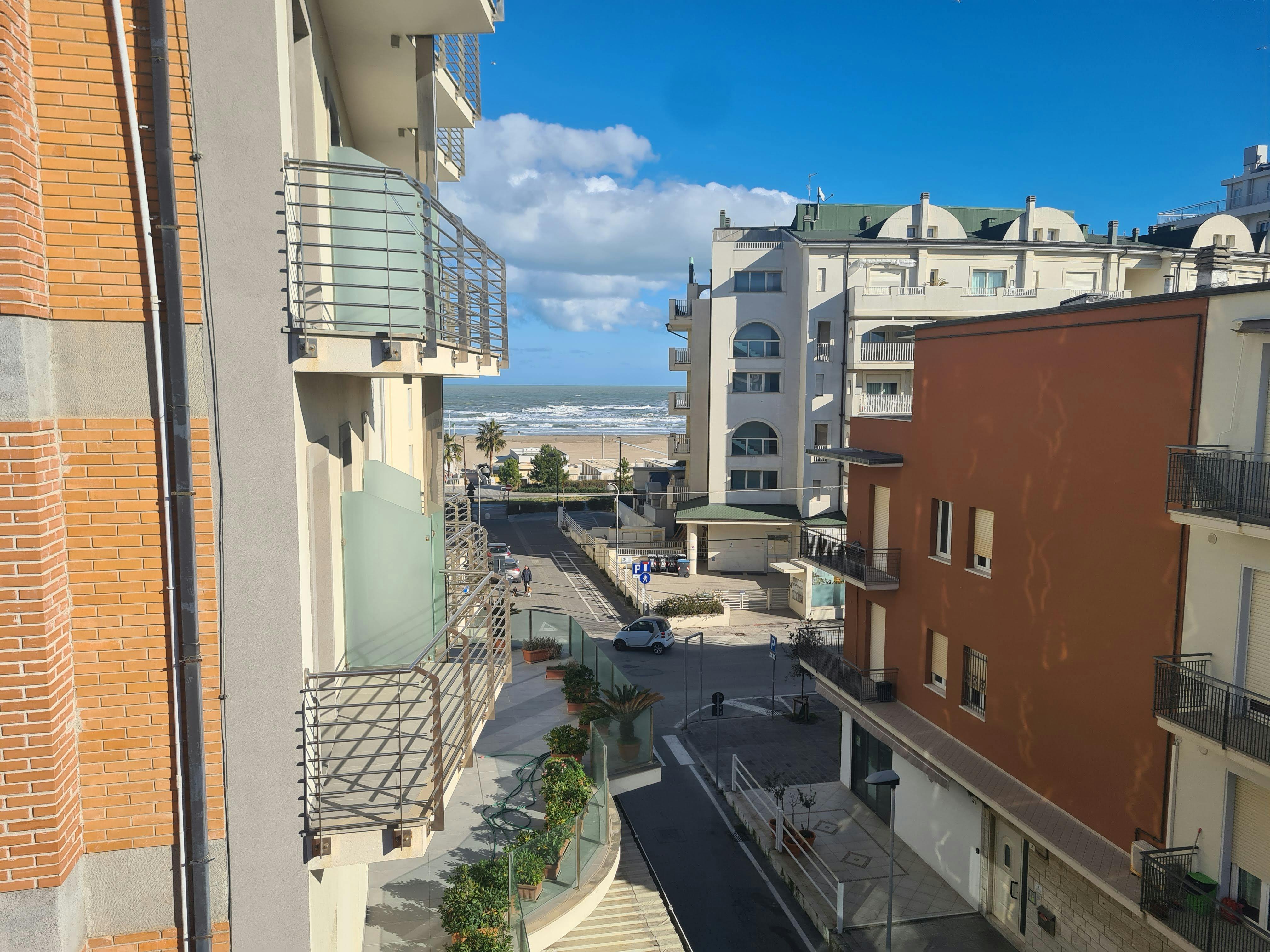 Immeuble à louer pour 600 €/mois à Rimini, Viale Pomezia