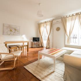 Apartment for rent for €2,250 per month in Madrid, Calle de Coloreros
