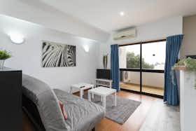 Appartement te huur voor € 700 per maand in Albufeira, Rua da Correeira