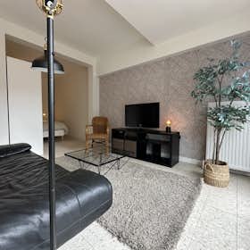 Apartment for rent for €1,290 per month in Brussels, Rue de la Reinette