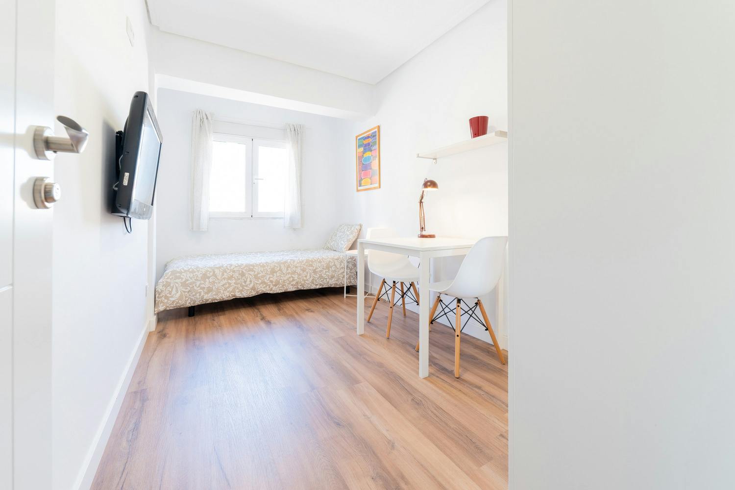 Private room for rent for €330 per month in Valencia, Carrer Alcàsser