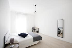 私人房间 正在以 €510 的月租出租，其位于 Modena, Via Giuseppe Soli