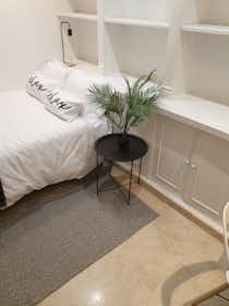 Отдельная комната сдается в аренду за 450 € в месяц в Las Rozas de Madrid, Calle Flandes