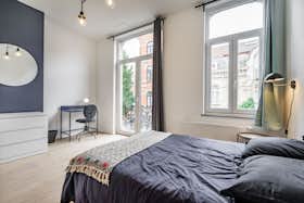 私人房间 正在以 €890 的月租出租，其位于 Etterbeek, Rue des Boers