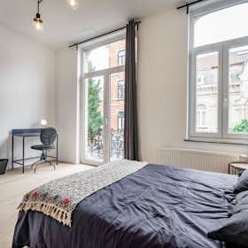 Отдельная комната сдается в аренду за 890 € в месяц в Etterbeek, Rue des Boers