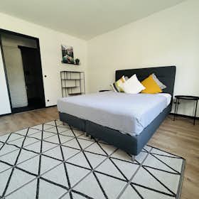 Apartament de închiriat pentru 2.900 EUR pe lună în Munich, Stefan-George-Ring