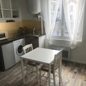 Studio for rent for 370 € per month in Clermont-Ferrand, Rue Paul Diomède