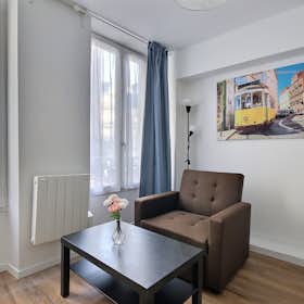 单间公寓 正在以 €1,432 的月租出租，其位于 Paris, Rue de Nancy
