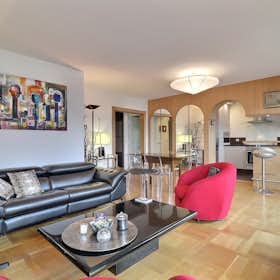 Apartment for rent for €2,650 per month in Paris, Rue Rosenwald