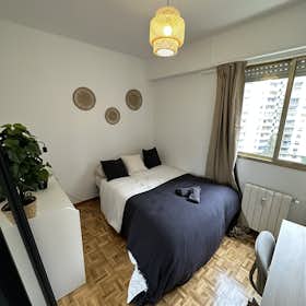 Private room for rent for €900 per month in Madrid, Avenida de Badajoz