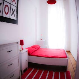 Private room for rent for €950 per month in Milan, Viale Regina Giovanna