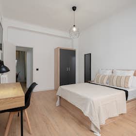 Private room for rent for €825 per month in Madrid, Calle de Blasco de Garay