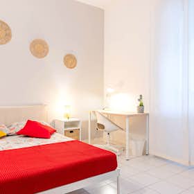 Chambre privée à louer pour 610 €/mois à Milan, Via Assietta