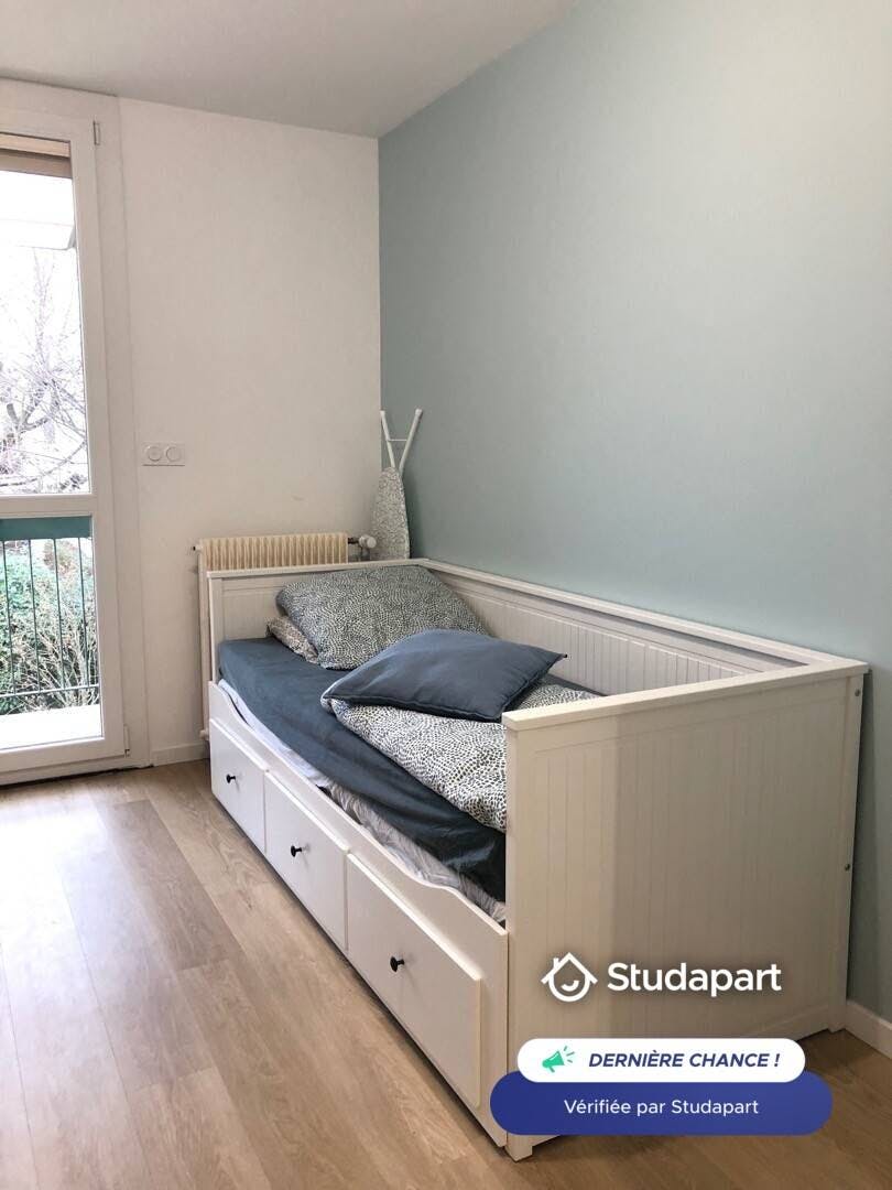 Apartment for rent for €700 per month in Pontoise, Les Maradas Mauves