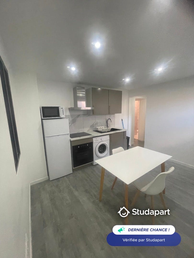 Wohnung zu mieten für 990 € pro Monat in Tremblay-en-France, Rue de Normandie