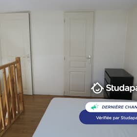 Apartment for rent for €530 per month in Grenoble, Cours Jean Jaurès