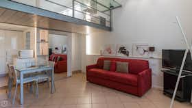 Appartement te huur voor € 1.500 per maand in Milan, Via Giuseppe Candiani
