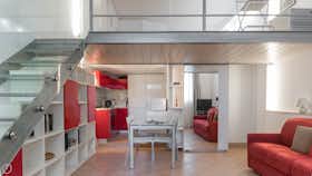 Apartment for rent for €1,700 per month in Milan, Via Giuseppe Candiani