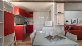 Appartamento in affitto a 1.700 € al mese a Milan, Via Giuseppe Candiani