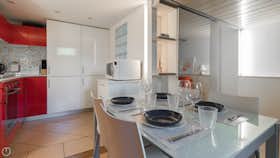 Lägenhet att hyra för 1 500 € i månaden i Milan, Via Giuseppe Candiani