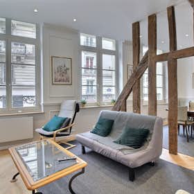 Apartment for rent for €3,456 per month in Paris, Rue Frédéric Sauton
