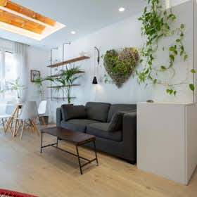 Apartment for rent for €1,300 per month in Barcelona, Carrer de la Indústria