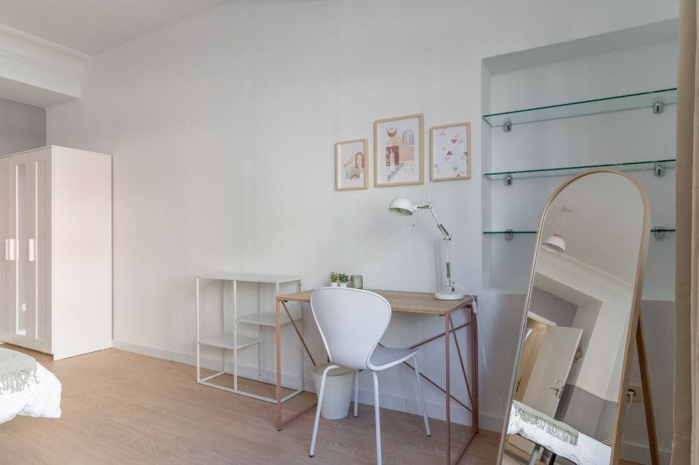 Private room for rent for €740 per month in Madrid, Avenida Felipe II