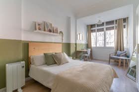 Private room for rent for €700 per month in Madrid, Avenida Felipe II