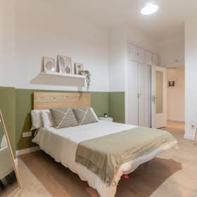 Private room for rent for €710 per month in Madrid, Avenida Felipe II