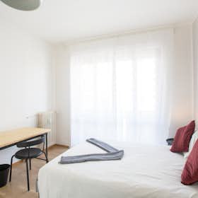 Private room for rent for €865 per month in Milan, Via Mauro Rota