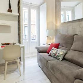 Apartment for rent for €1,007 per month in Madrid, Calle del Conde de Romanones