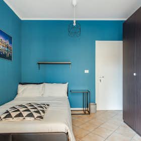 Chambre privée à louer pour 700 €/mois à Milan, Via Mauro Rota
