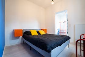 Отдельная комната сдается в аренду за 615 € в месяц в Charleroi, Rue du Fort