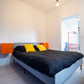 私人房间 正在以 €615 的月租出租，其位于 Charleroi, Rue du Fort