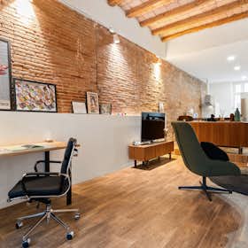 Studio for rent for €2,450 per month in Barcelona, Carrer de la Indústria