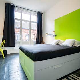 Приватна кімната за оренду для 590 EUR на місяць у Charleroi, Rue du Fort