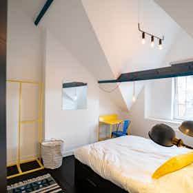 Quarto privado para alugar por € 590 por mês em Charleroi, Rue du Fort
