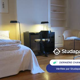 Apartment for rent for €750 per month in Bordeaux, Cours Balguerie Stuttenberg