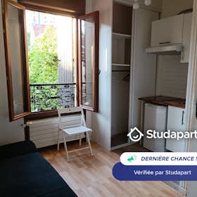 Apartment for rent for €860 per month in Villejuif, Rue Camille Blanc