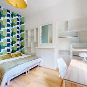 Private room for rent for €741 per month in Lille, Boulevard Bigo Danel