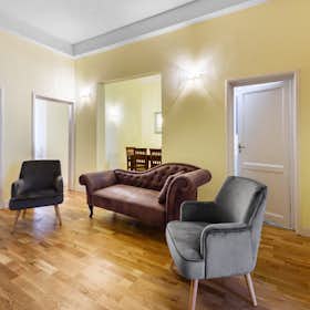 Apartment for rent for €2,500 per month in Florence, Via Giovanni Fabbroni