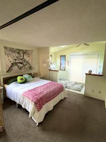Отдельная комната сдается в аренду за $900 в месяц в San Luis Obispo, Fernwood Dr