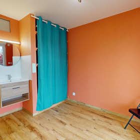 Private room for rent for CHF 813 per month in Annemasse, Rue des Tournelles